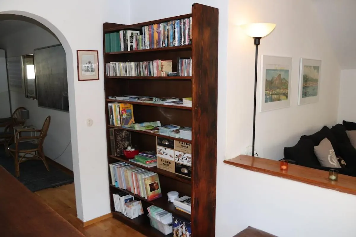 Apartman Ferienwohnung Thaysia Mit 4 Zimmern Und Terrasse Und Garten Starnberg