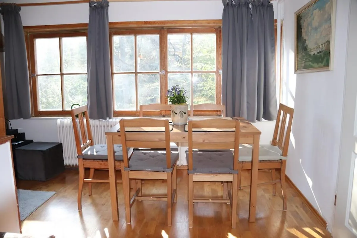 Apartman Ferienwohnung Thaysia Mit 4 Zimmern Und Terrasse Und Garten Starnberg