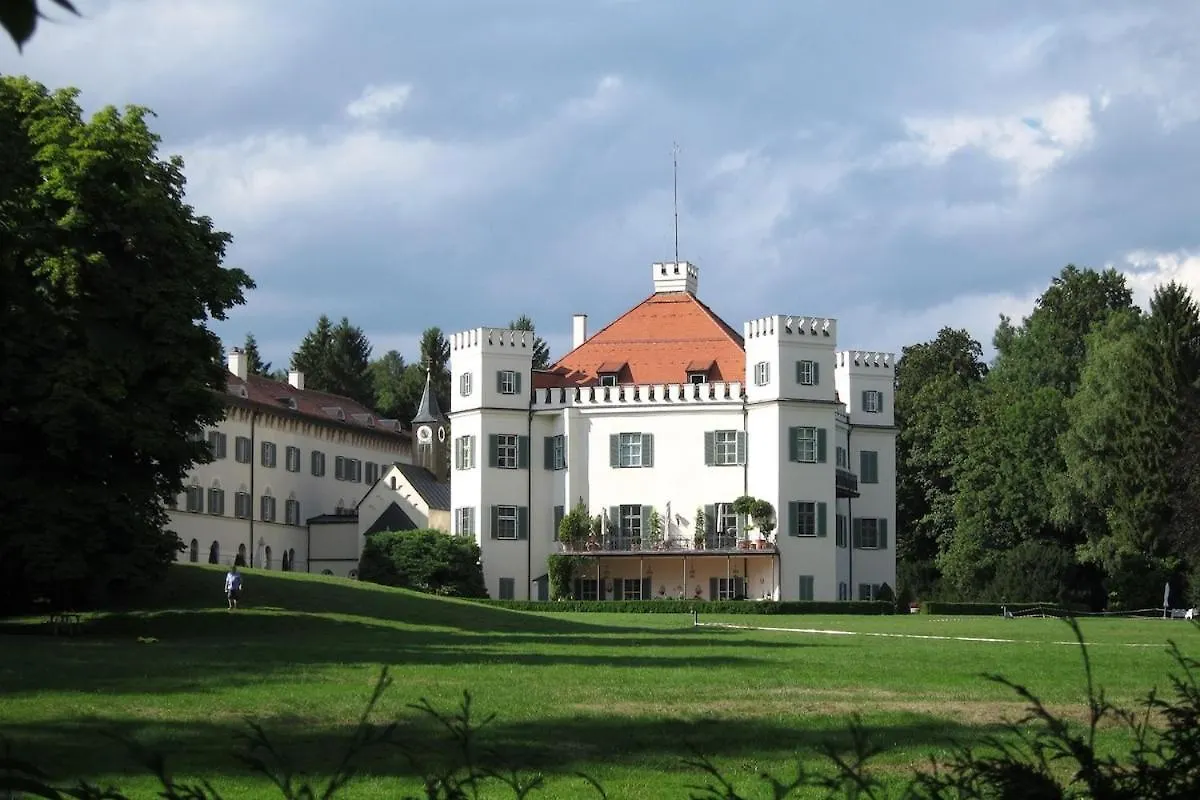 Ferienwohnung Thaysia Mit 4 Zimmern Und Terrasse Und Garten Starnberg 0*,