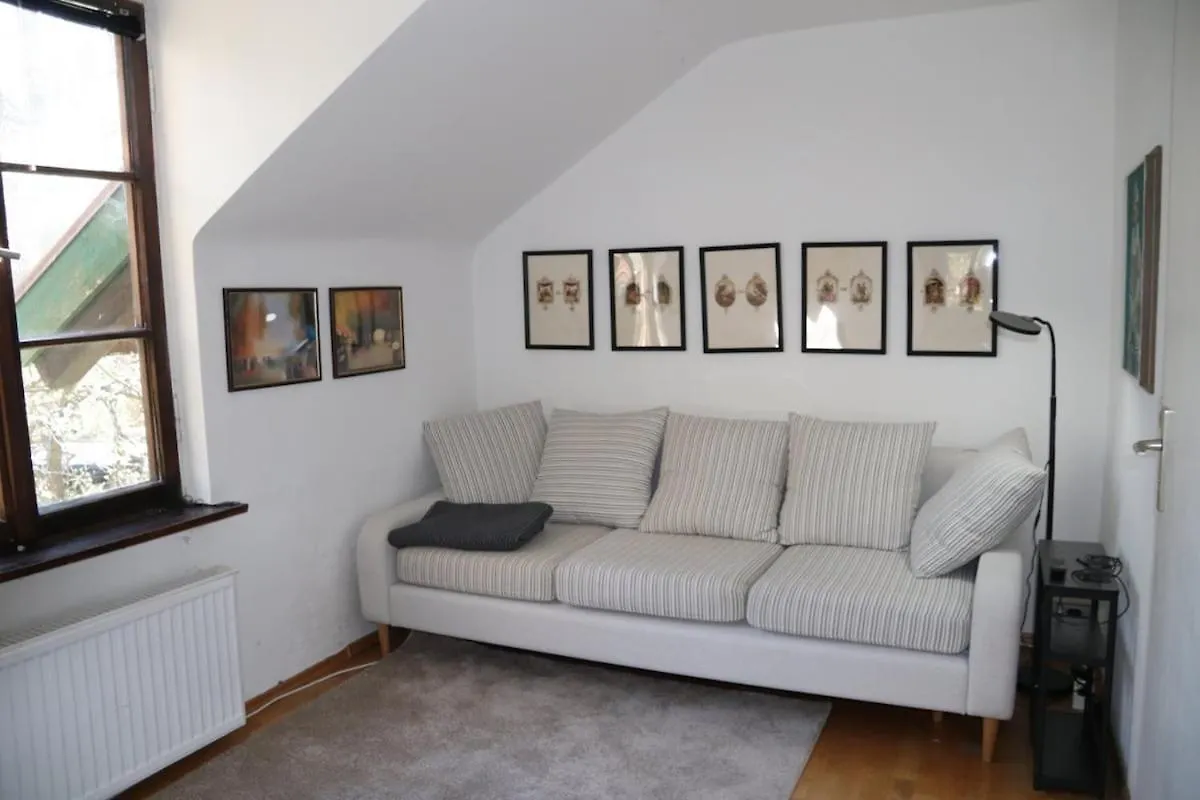 Apartman Ferienwohnung Thaysia Mit 4 Zimmern Und Terrasse Und Garten Starnberg
