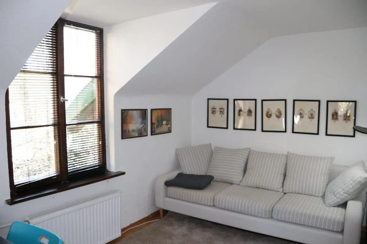 Ferienwohnung Thaysia Mit 4 Zimmern Und Terrasse Und Garten Starnberg 0*,