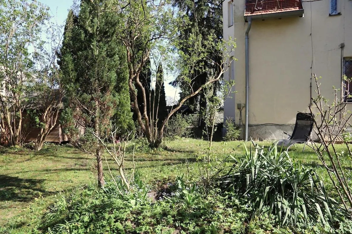 Apartman Ferienwohnung Thaysia Mit 4 Zimmern Und Terrasse Und Garten Starnberg